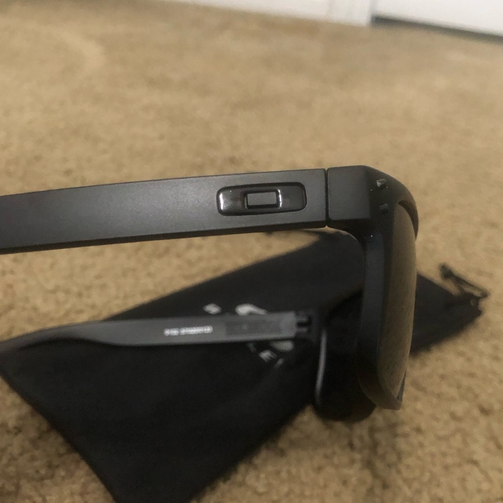 Oakley Holbrook Black Sunglasses 9102 - Picture 2 of 10